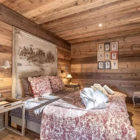 Niche Au Coeur Des Montagnes *